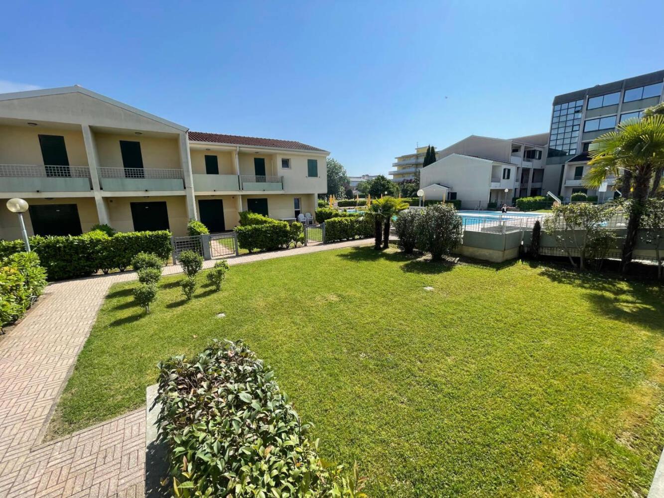 Villaggio Luna Swimmingpool- Agenzia Cocal * Caorle
