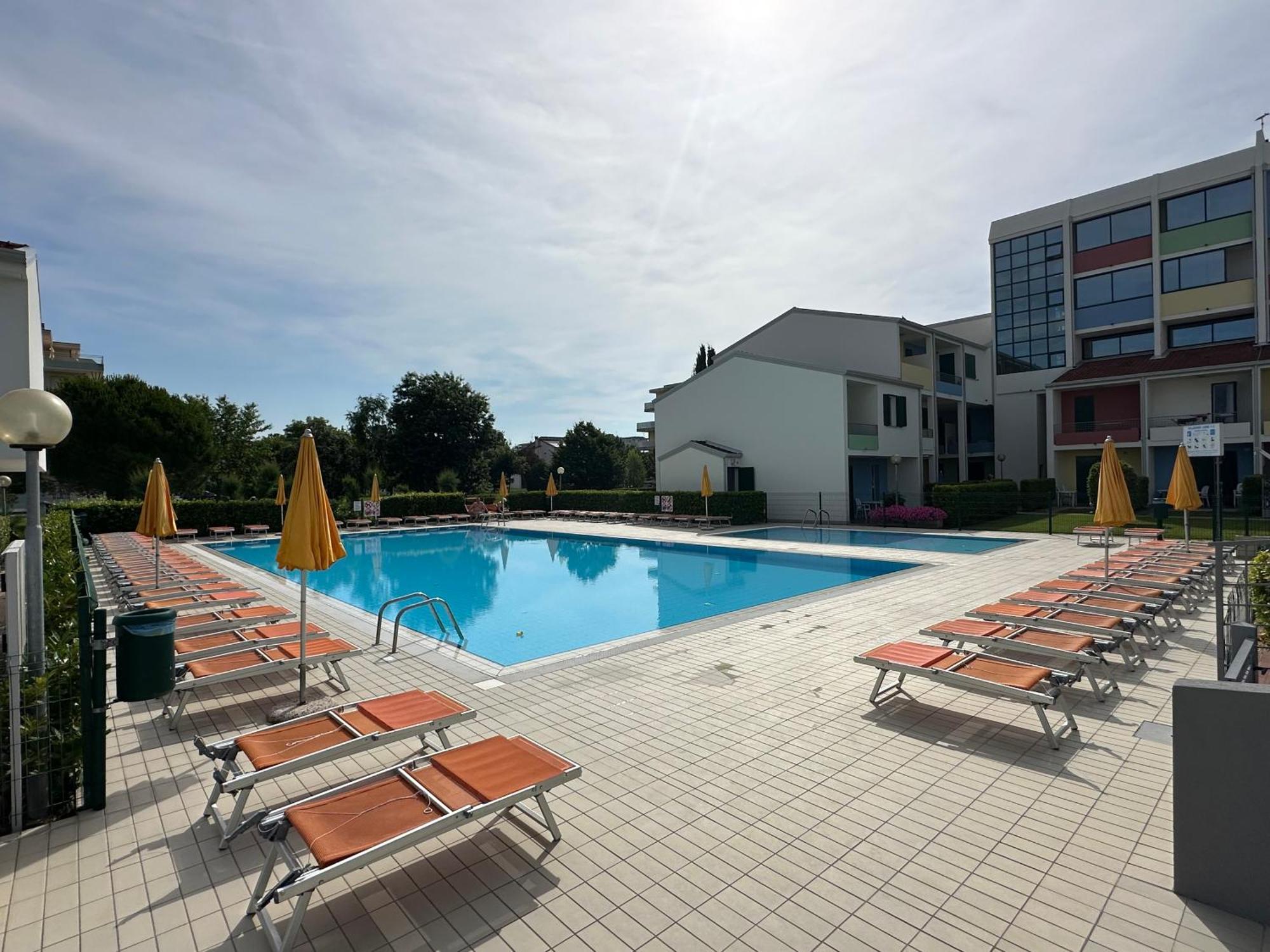 Villaggio Luna Swimmingpool- Agenzia Cocal