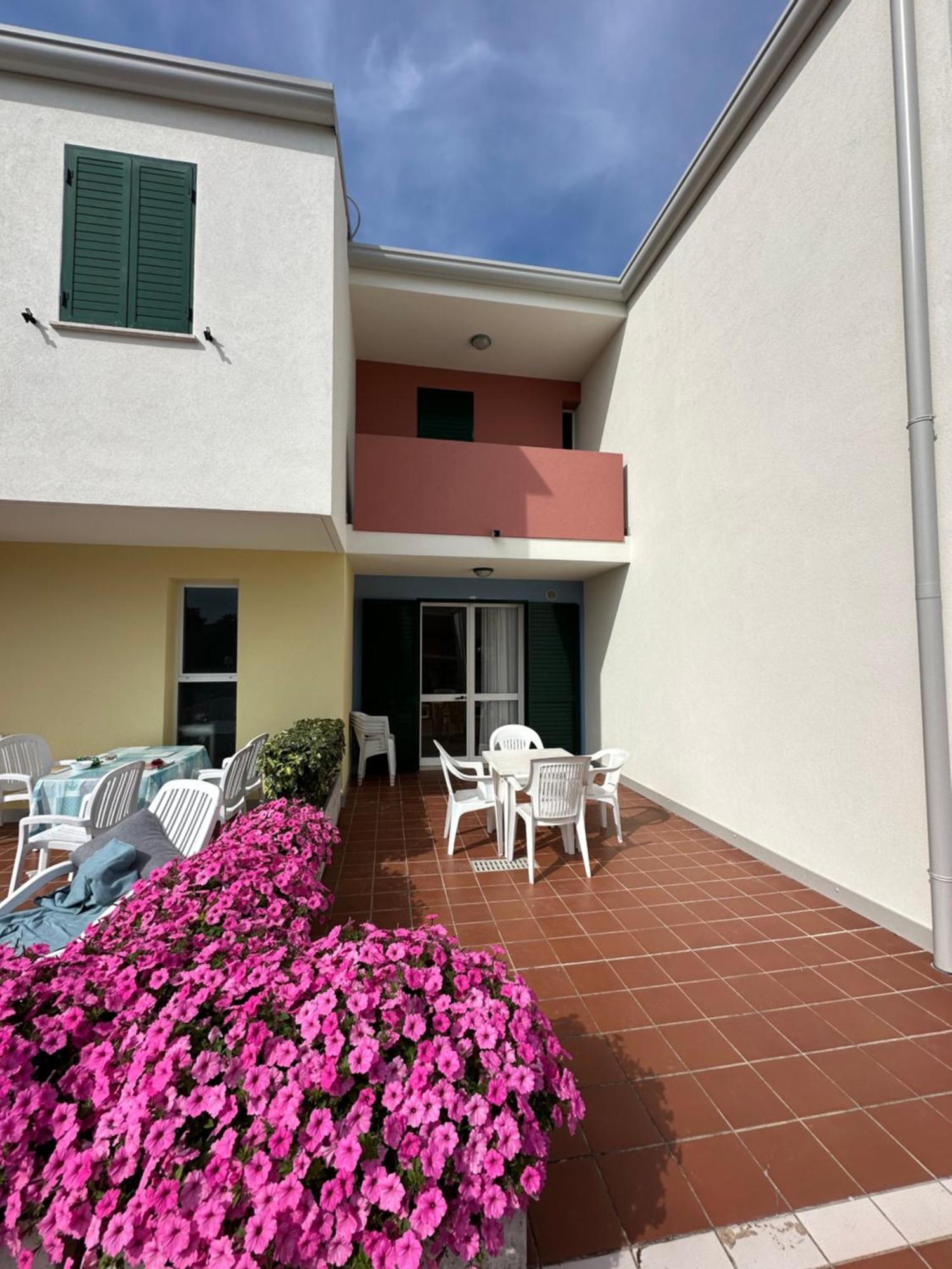 Villaggio Luna Swimmingpool- Agenzia Cocal *